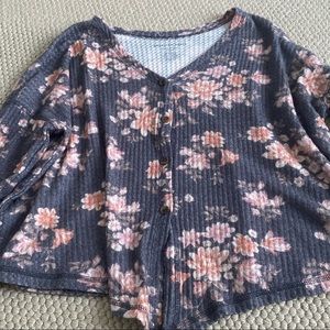 american eagle soft & sexy button up top